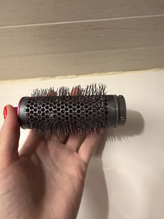 Продам dyson HS01