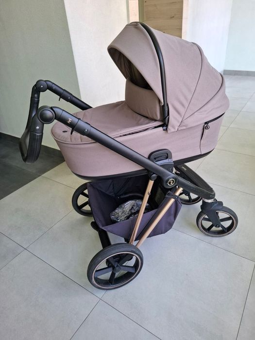 Дитяча коляска.гарний стан.