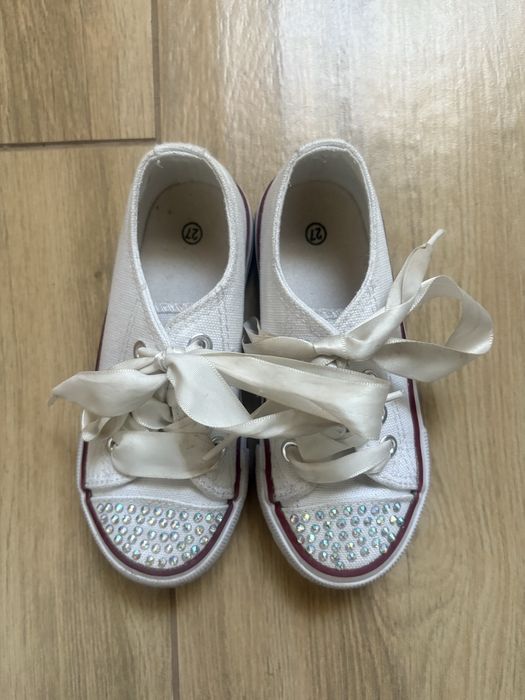 Białe trampki dziewczęce rozmiar 27
