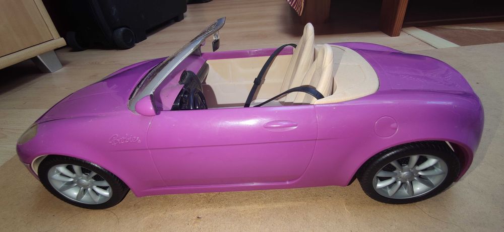 Carro cor violeta da Barbie
