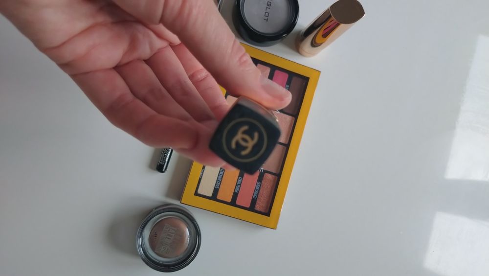 Kosmetyki Chanel Maybelline Yves Rocher