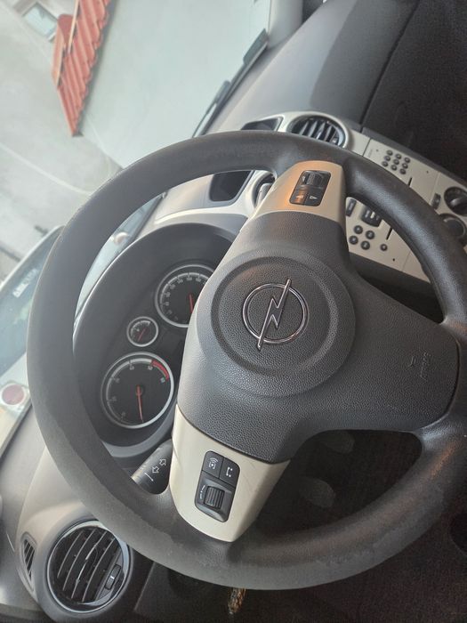 Opel corsa 1.3 cdti diesel