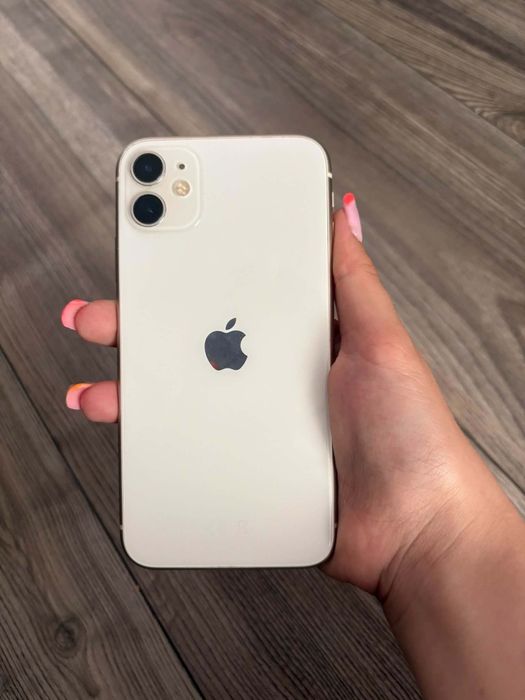 iPhone 11 64 GB White – bardzo dobry stan + 7 etui + kabel Baseus + pudełko