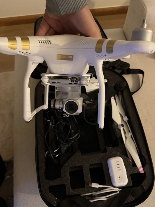 DJI Phantom 3 Drone447345673865809920