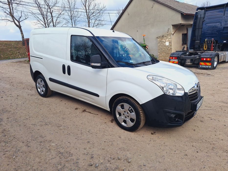 Opel Combo stan bdb 147 tysiecy km 2016 rok fiat dobro