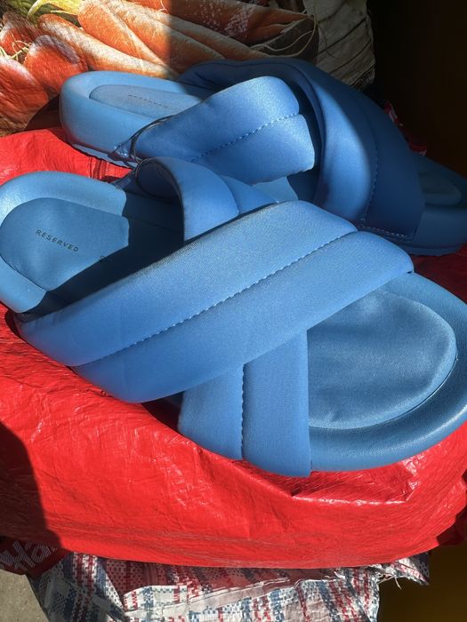 Klapki Reserved 40 niebieskie