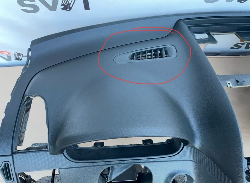 Решетка дефлектор обдува лобового стекла на VITO-VIANO W639