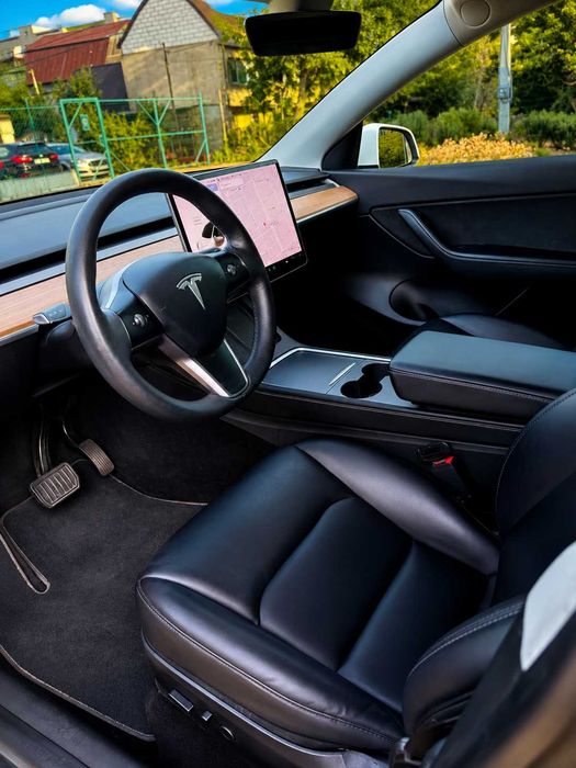 Tesla Model Y 2021