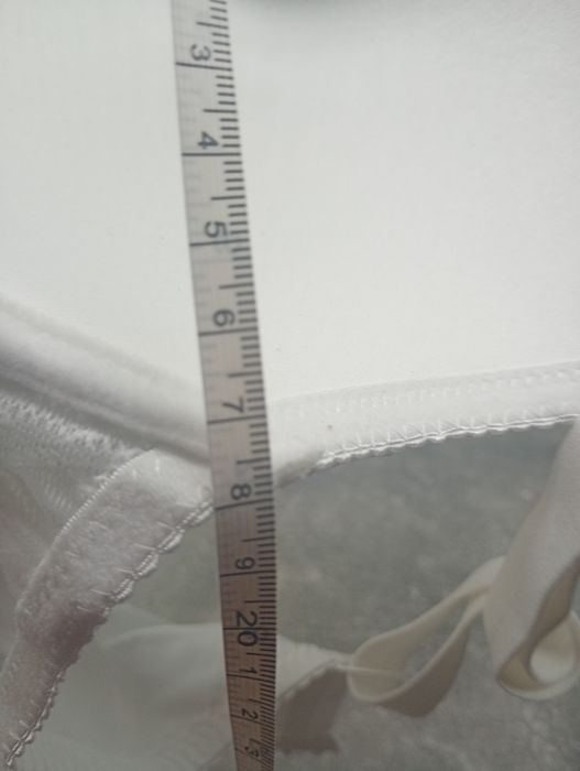 Biustonosz damski biały 46E