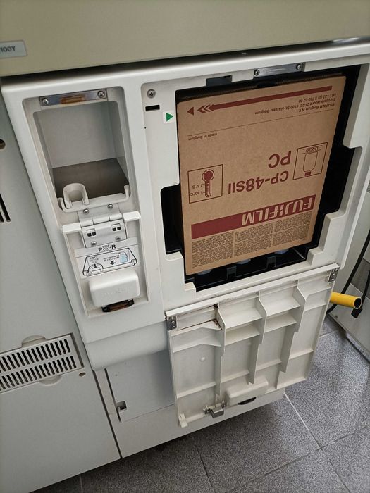 Minilab Fuji Film Frontier 350 + 5 magazines + Scanner + Mascaras