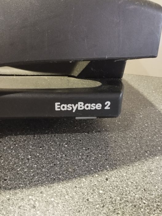 Fotelik samochodowy nosidełko + baza Maxi Cosi EasyBase 2  0-13kg