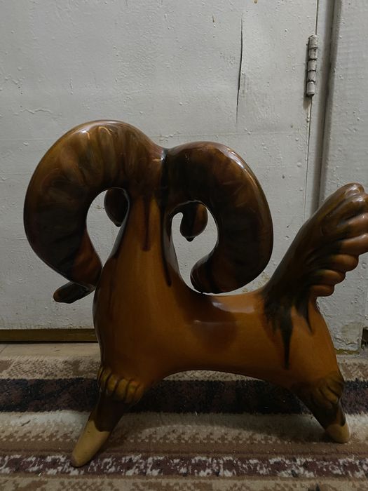 Вінтажна статуетка