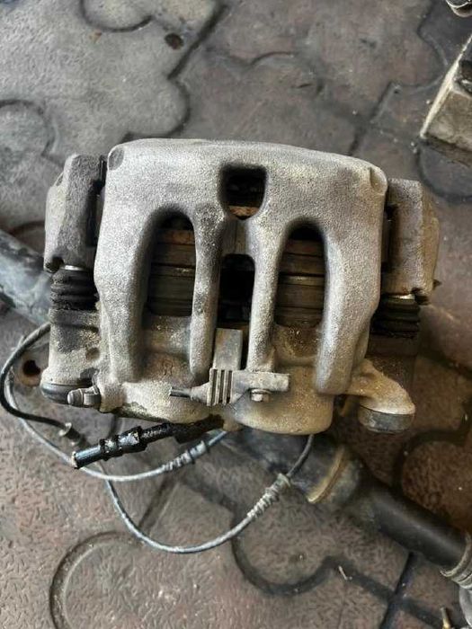 Супорт передній лівий Brembo Віто 639, Суми