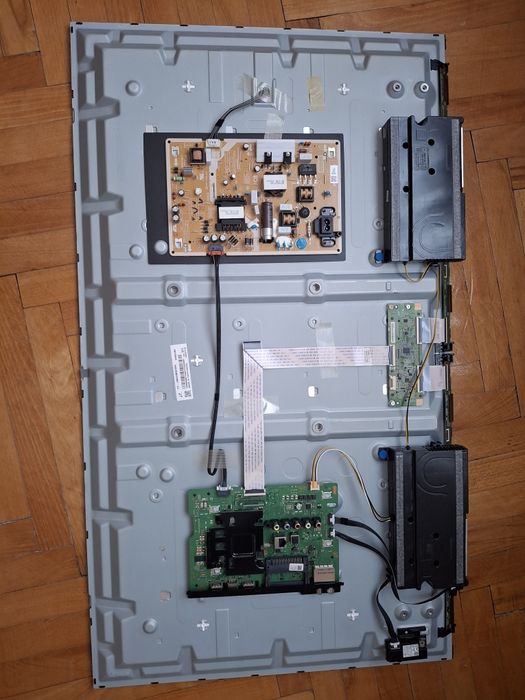 Комплектуючі для LED телевізора Samsung UE43T5300AU (розбір).