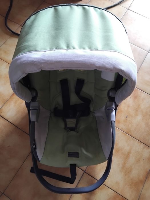 Cadeira auto ovo com protecção solar