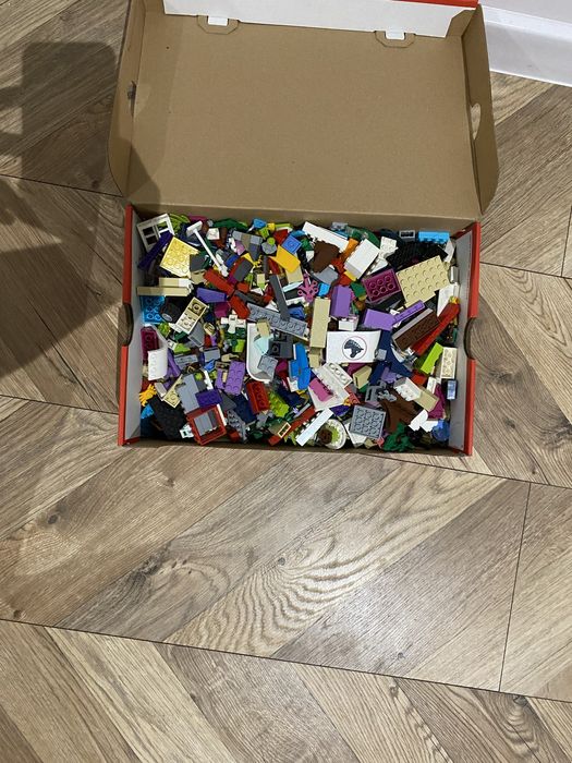 lego klocki pudło lego friends lego eleves lego city