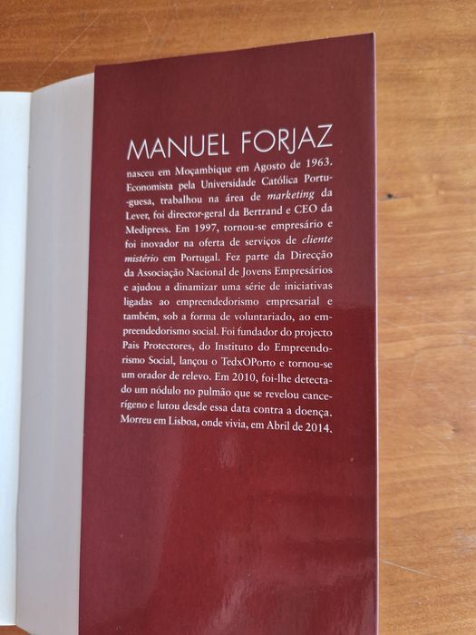 Livro biográfico"Nunca te distraias da vida", de Manuel Forjaz