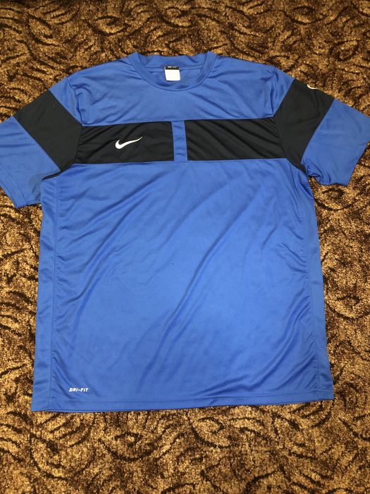Чоловіча спортивна футболка nike dri fit