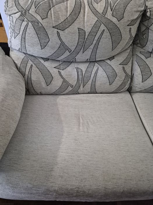 Sofá cama de dois lugares em tecido