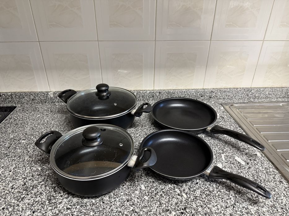 Conjunto de Panelas, Frigideiras e Utensílios de Cozinha