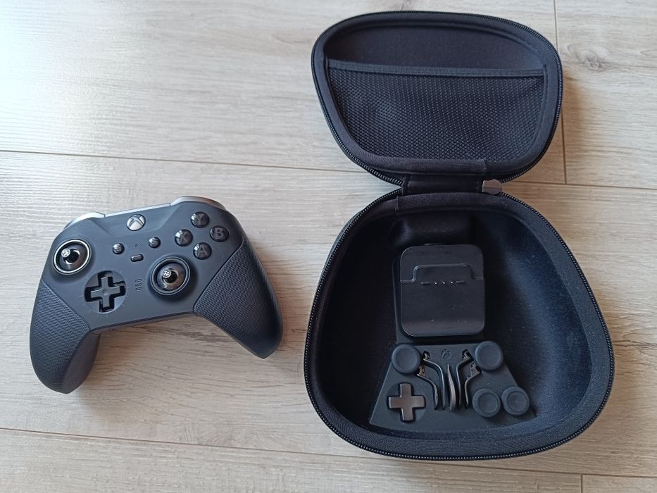 Kontroler Xbox One Elite 2 + etui