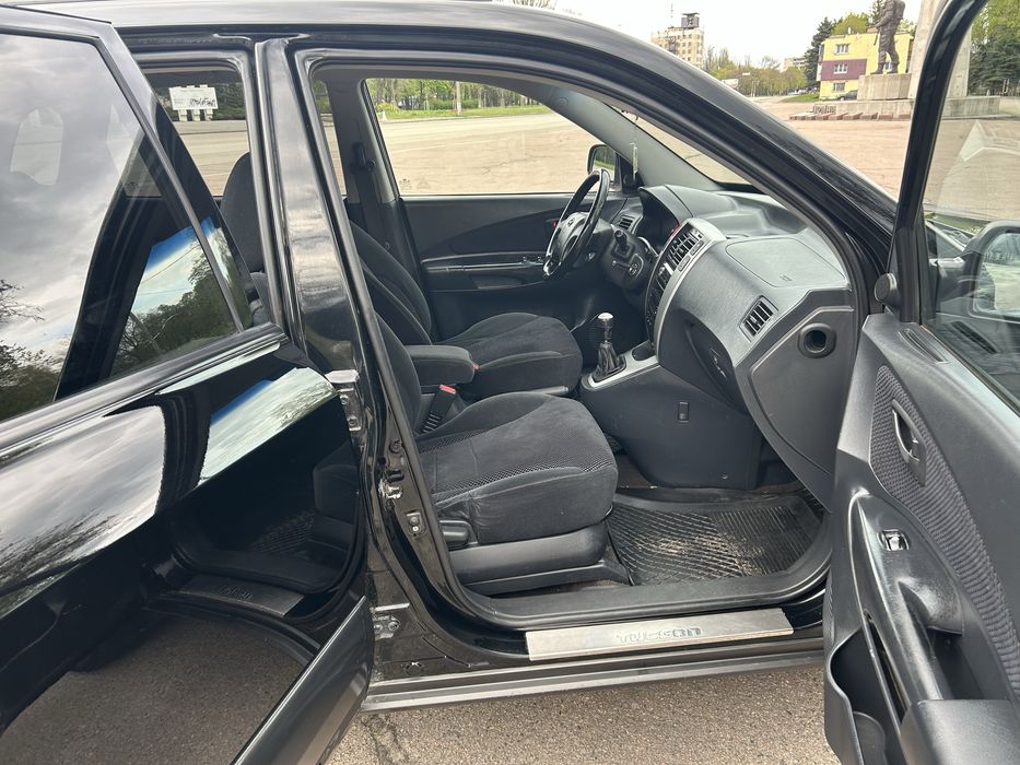 Хюндай Туксон Hyundai Tucson 2.0  в рідній фарбі