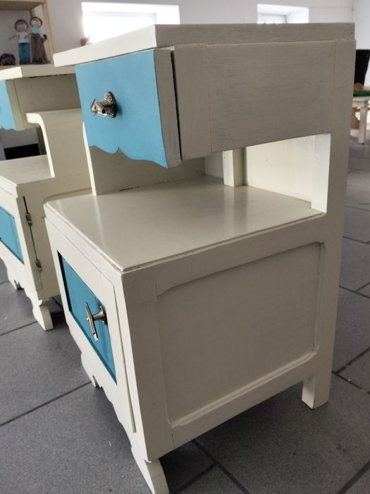 Conjunto de mesinhas de cabeceira vintage