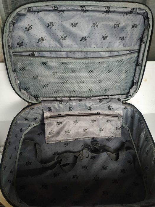 Валiза, чемодан WORLD TRAVEL