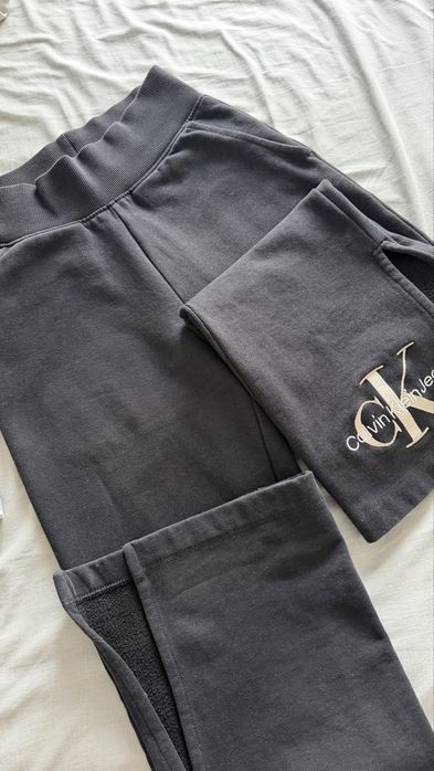 Одяг Calvin Klein Jeans