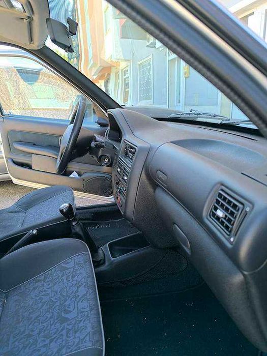 Peugeot 106 1.1 Quiksilver - Estimado em garagem!