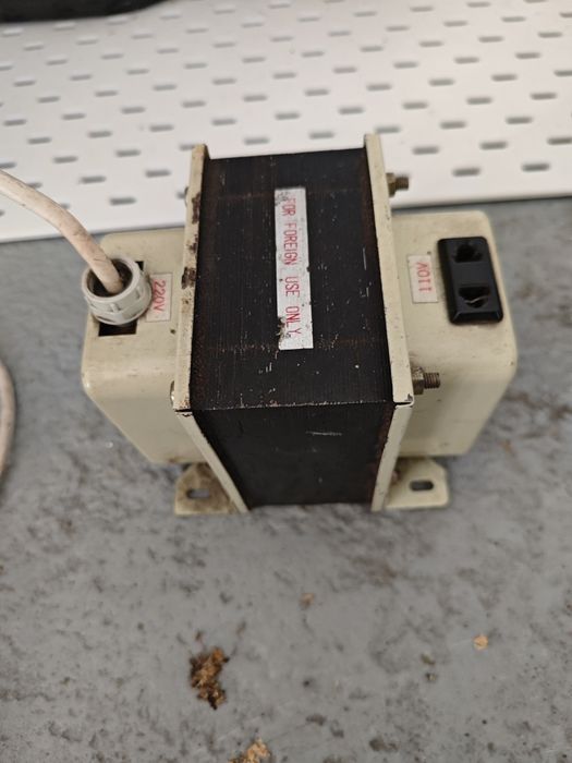 Transformator obniżający na 110v 1000W