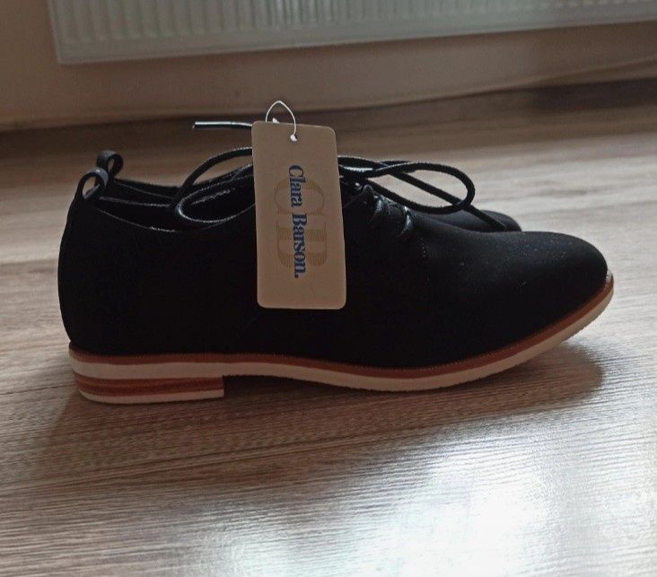 Półbuty lordsy mokasyny wiązane sznurówki czarne NOWE 37 Clara Barson