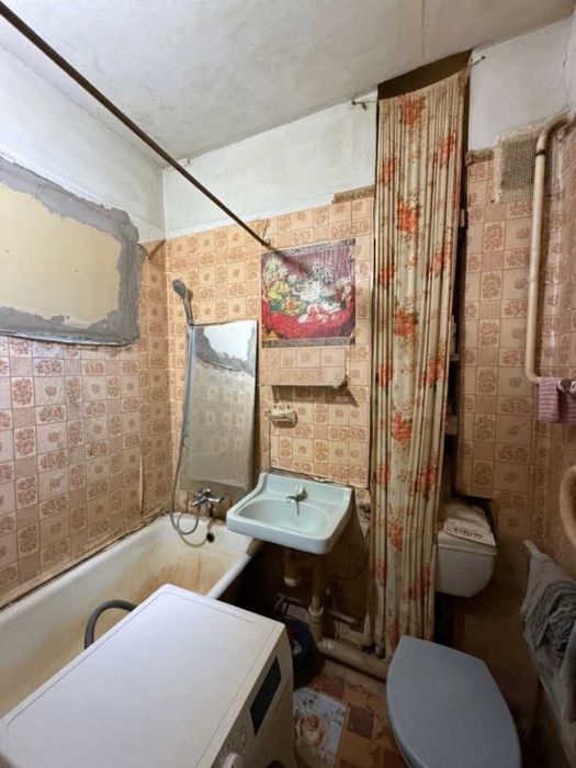 2-к в цегляному будинку з роздільними кімнатами
