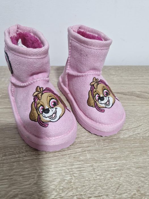 Vendo botas de pêlo (Criança)