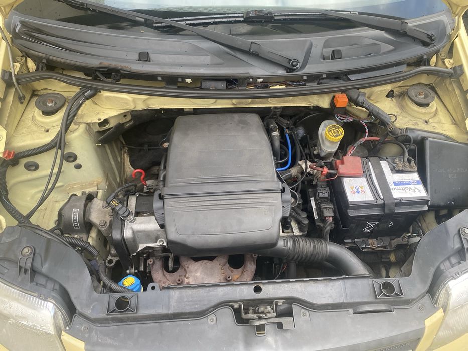 Fiat panda 1.2 2004471944045716449281