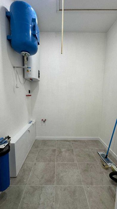 Будинок з сучасним ремонтом, каміном і ділянкою 4 сотки