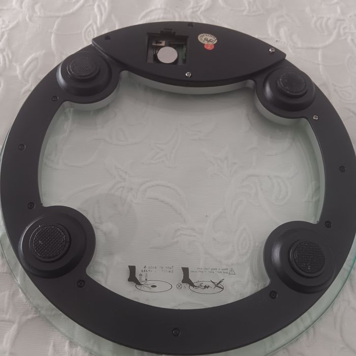 Vendo balança de casa de banho