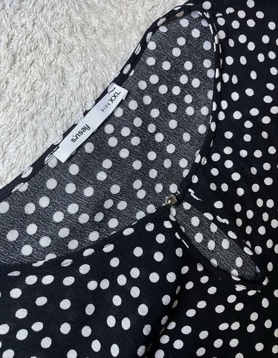 Легке плаття у горошок