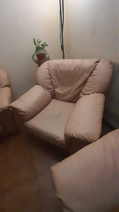 conjunto 3 sofás em napel usados