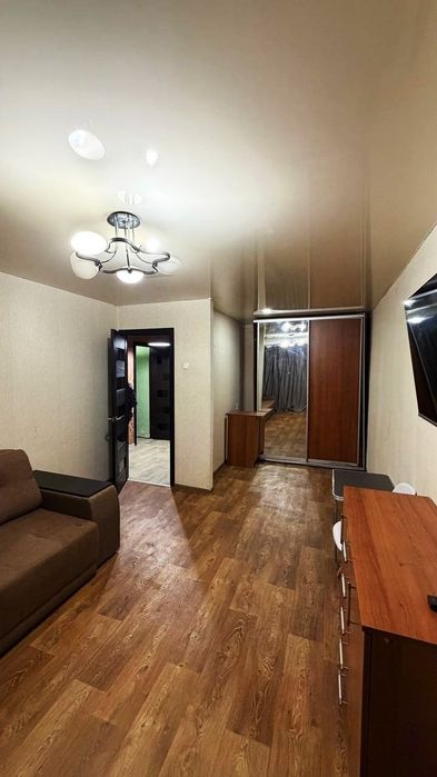 ПРОДАМ квартиру ЖМ Тополь 2 ПОВЕРХ +велика ЛОДЖІЯ
