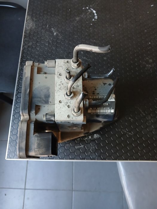 Pompa ABS Audi A38P. Oryginał. Stan BDB.