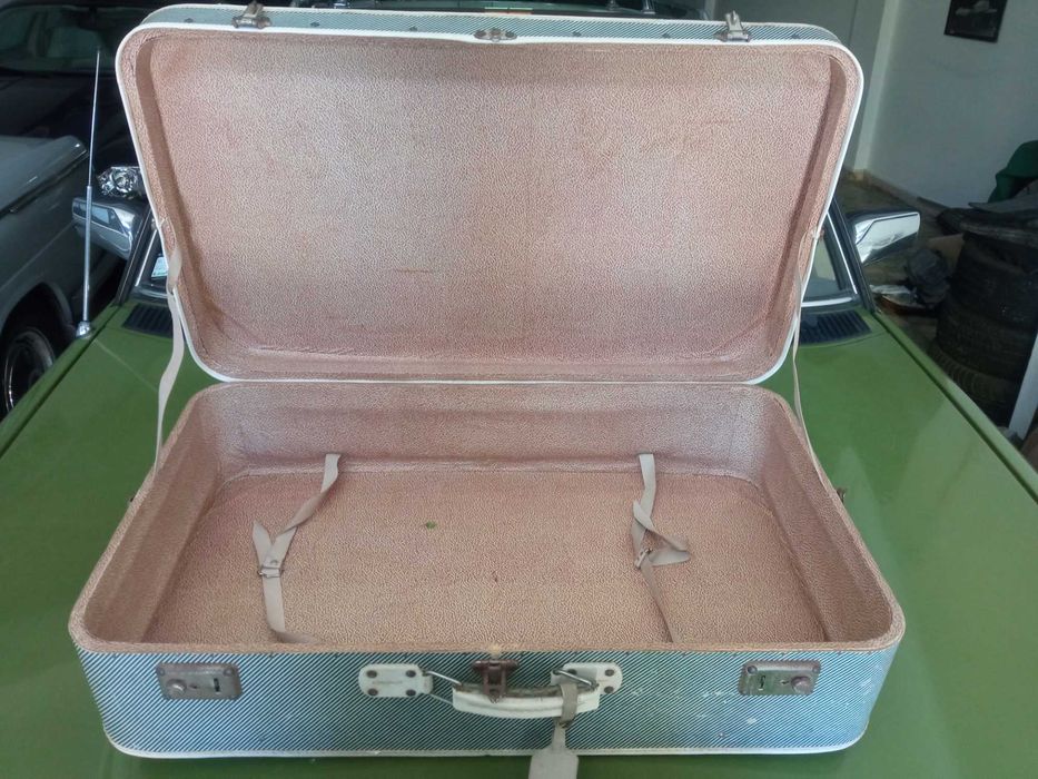 Mala de cartão antiga