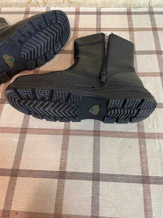 Сапоги зимние новые 45 размер высокие утепленные