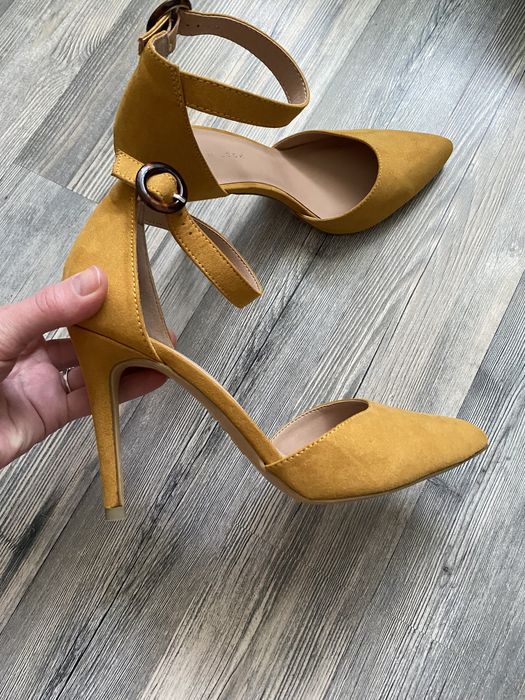 Туфлі/босоніжки лодочки New Look