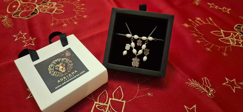 Conjunto Colar, pulseira e brincos - novo em caixa