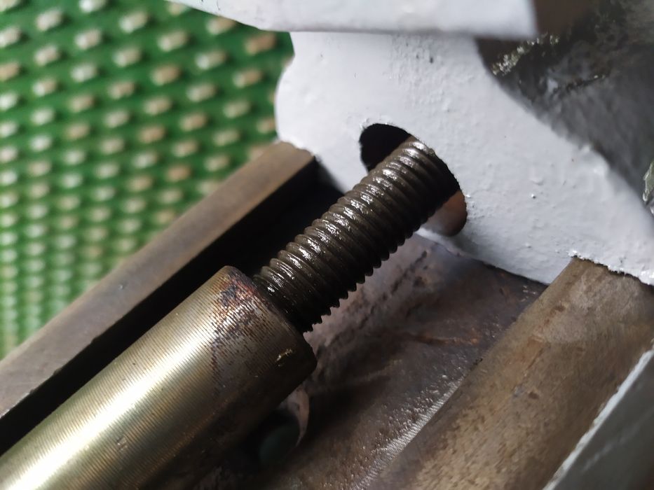 тиски слесарные лещата слюсарні  ТСБ 80