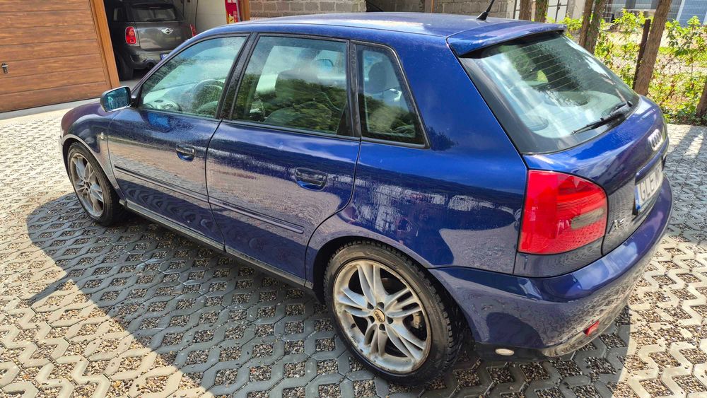 Audi A3 -- 1.8 -- 1999 (Pięciodrzwiowy)