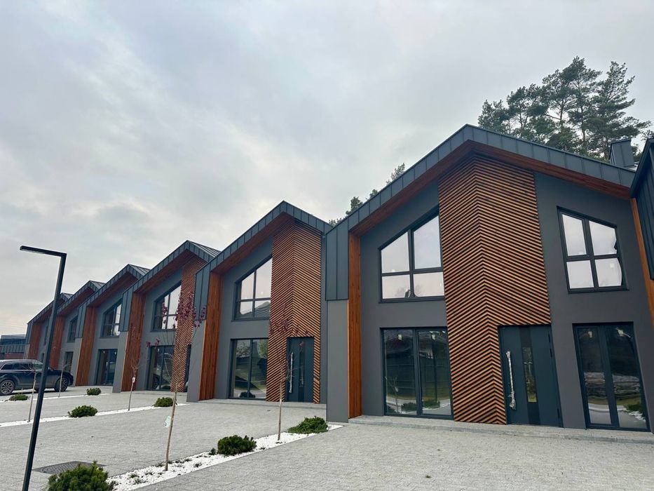 Продаж нових готових таунхаусів у с. Кульчин поруч з лісом