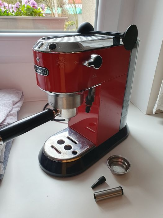 Ekspres do kawy kolbowy DeLonghi