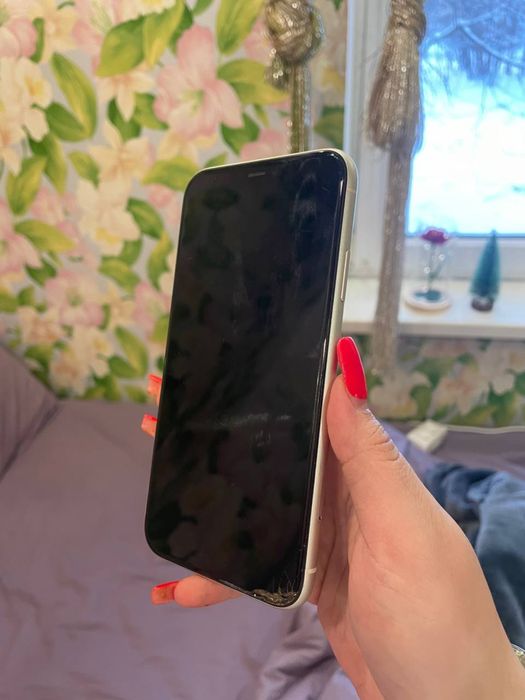 iPhone 11, договірна ціна -+7000грн